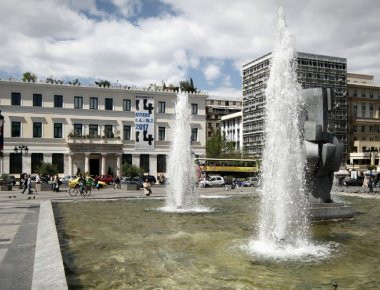 Την εξαίρεση των δημοτικών ραδιοσταθμών απ' τον διαγωνισμό για τις άδειες ζητά ο Δήμος Αθηναίων